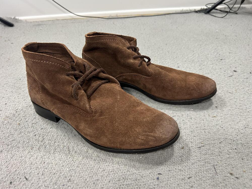 Frye Carly Boots Womens Size 7 Brown Suede Ankle Chukka Lace Up Round Toe